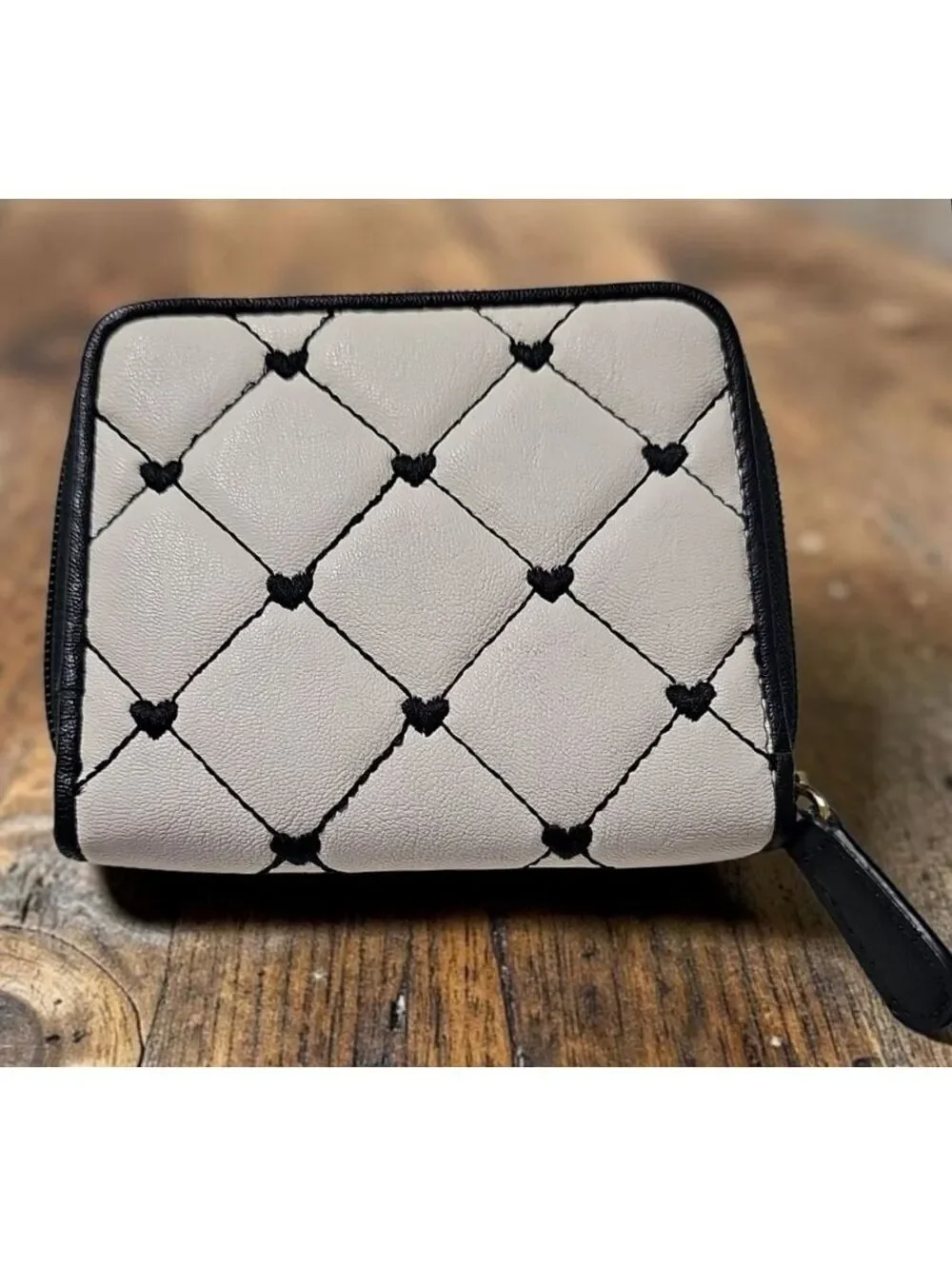 Luv Betsey Quilted Mini Wallet White/Black Hearts Zip Around – Read Flaws